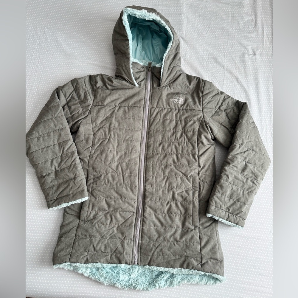 The North Face Gray Puffer Jacket with Quilted Design and Hood